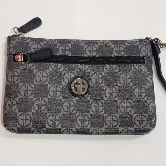 Giani Bernini Wristlet Clutch - Like New! - Picture 8 of 11